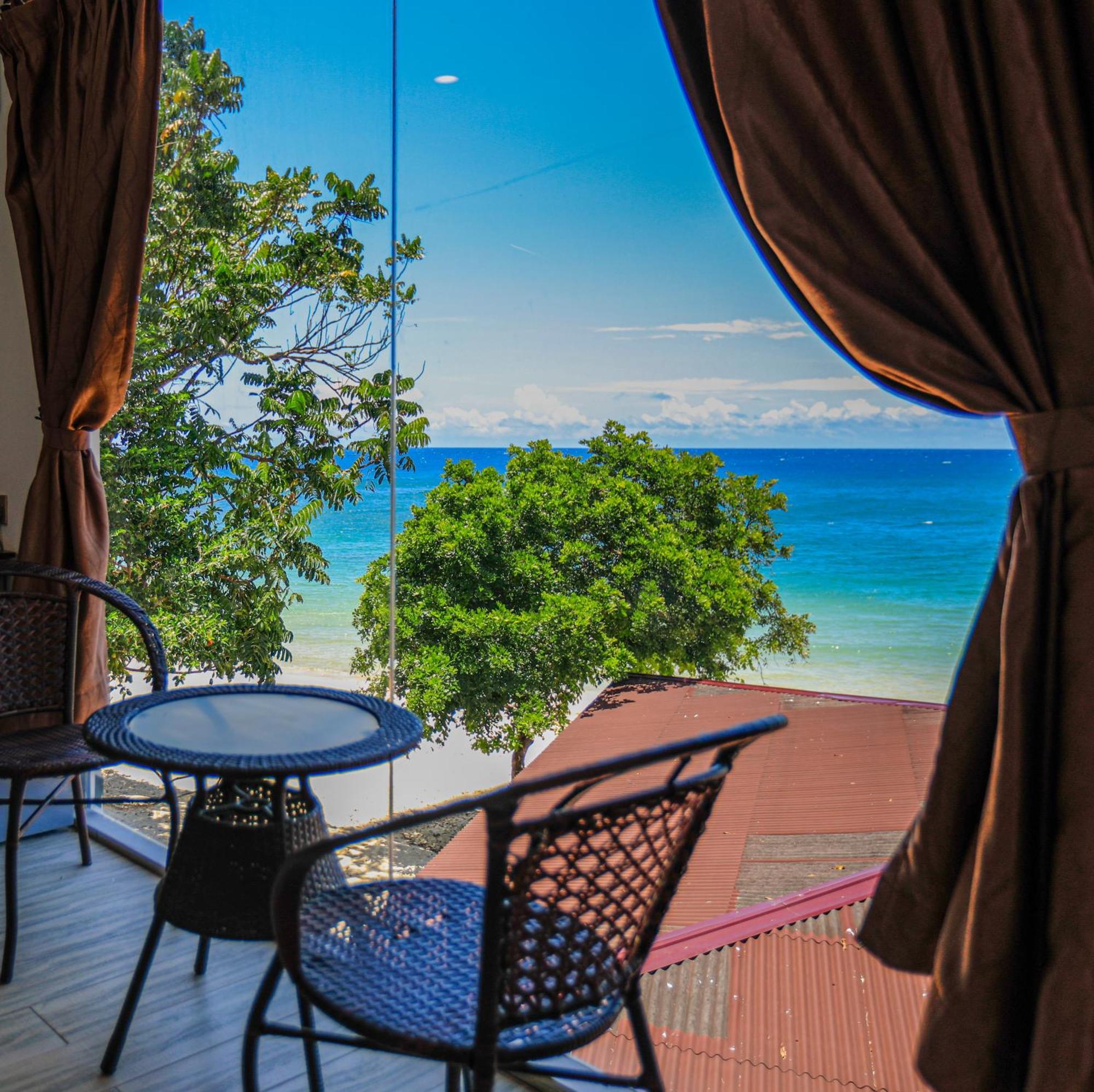 Dolphin Bay Island Resort Kota Belud Kültér fotó